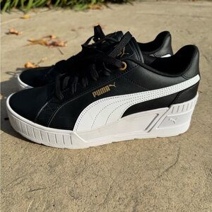 EUC Puma Carmen Wedge Sneaker